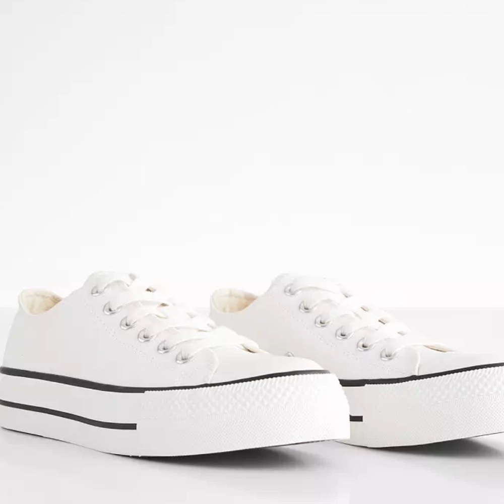 Lizzy Flatform Sneaker